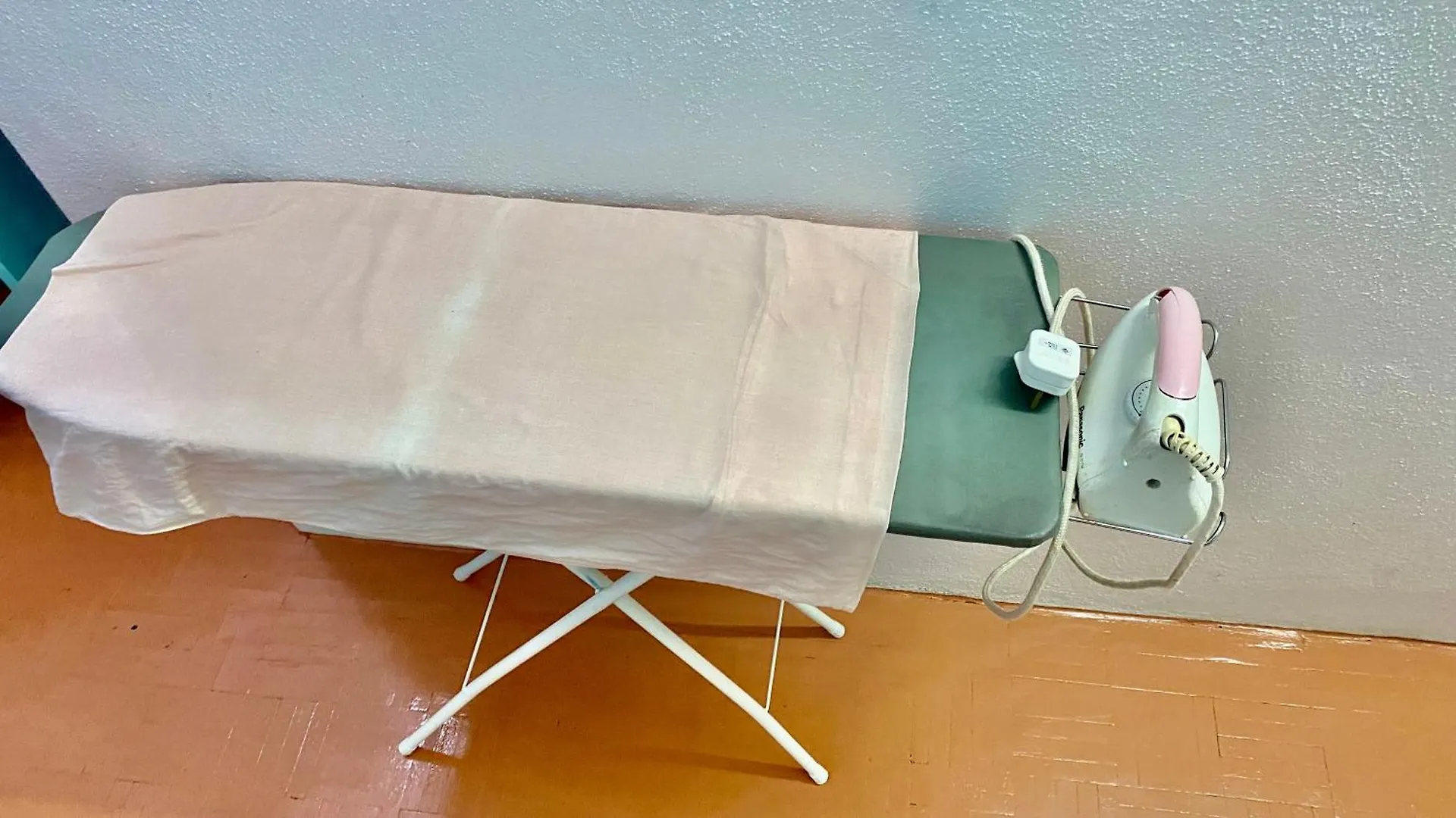 Хостел Batu Ferringhi Bayu Emas Apartment Малайзия