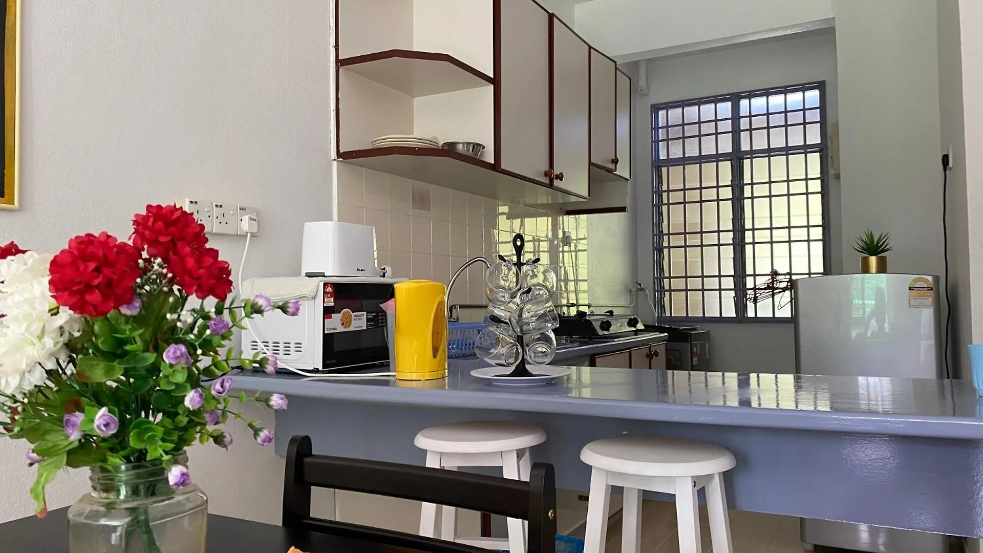 Batu Ferringhi Bayu Emas Apartment Хостел Бату-Ферринги