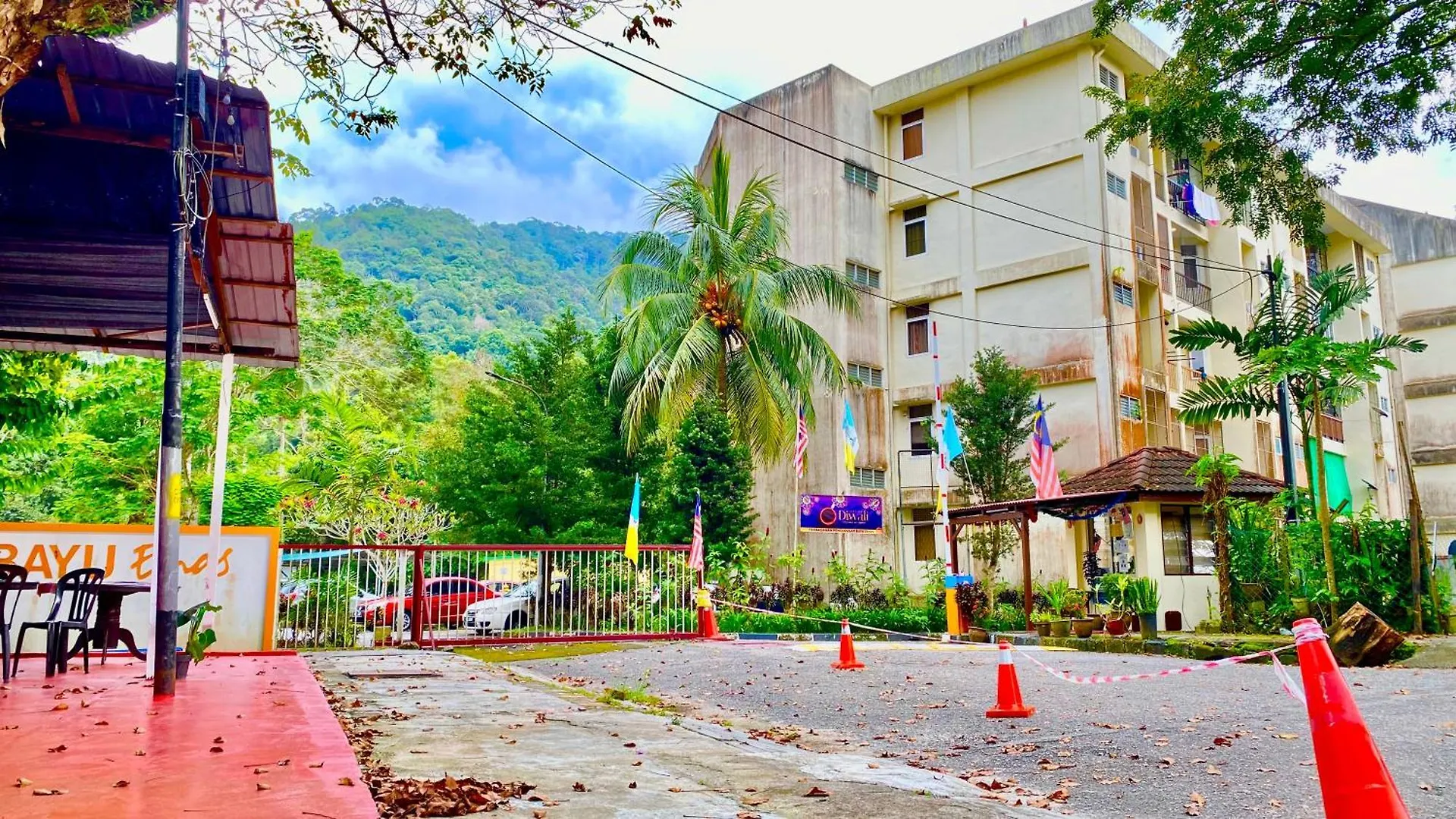 Batu Ferringhi Bayu Emas Apartment Hostel